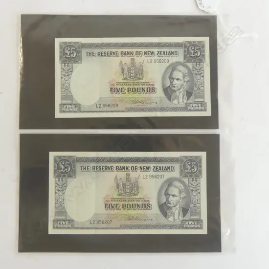UNCIRCULATED NEW ZEALAND FIVE POUNDS NOTES, consecutive numbers 