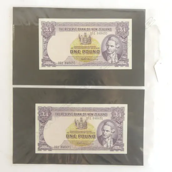 UNCIRCULATED NEW ZEALAND ONE POUND NOTES, consecutive numbers