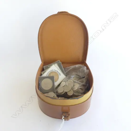 LEATHER COLLAR BOX FULL OF MIXED COIN COLLECTION 