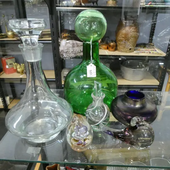 4 PIECES ART GLASS + 2 DECANTERS
