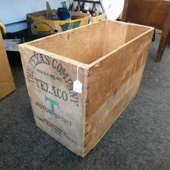 VINTAGE TEXACO MOTOR SPIRIT PETROL BOX ‘THE TEXAS COMPANY’, L.530X260X365MM 