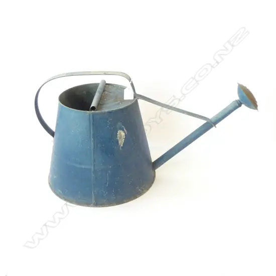 VINTAGE BLUE METAL WATERING CAN WITH COPPER NOZZLE, L.590MM H.300MM 