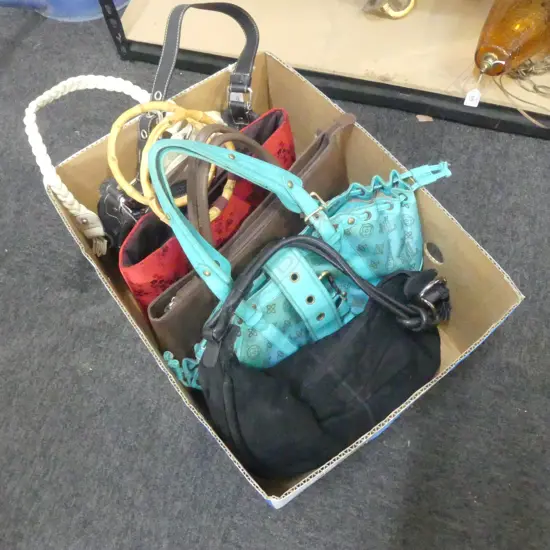 6 VINTAGE HANDBAGS  VARIOUS MAKERS