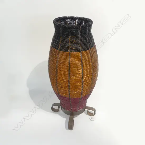 BEADED LAMPSHADE ON METAL BASE H.470mm