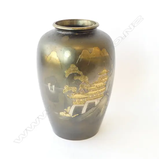 ORIENTAL METAL VASE H.280mm