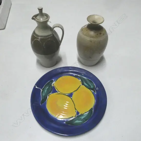 MORRIS & JAMES POTTERY PLATTER DIA370 STUDIO POTTERY FLAGON & VASE H280MM