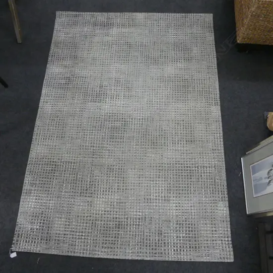 MODERN DESIGN 'ROMO' RUG 1930x1350mm