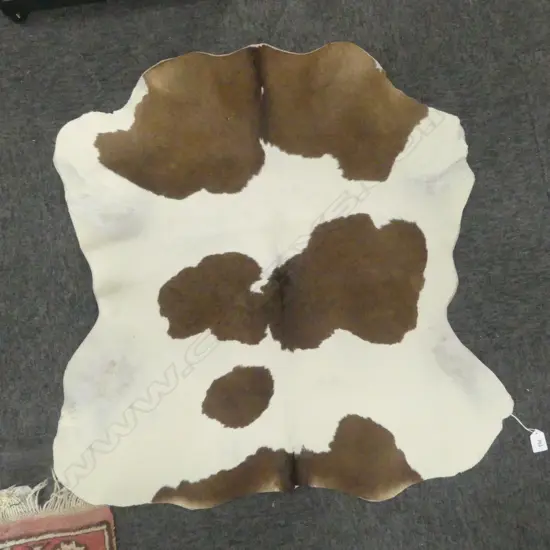 SMALL COWHIDE RUG 790x770mm