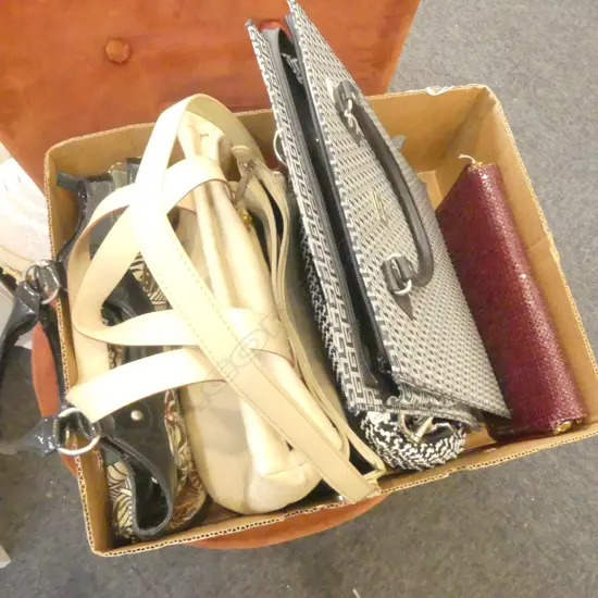 6 VINTAGE HANDBAGS  VARIOUS MAKERS