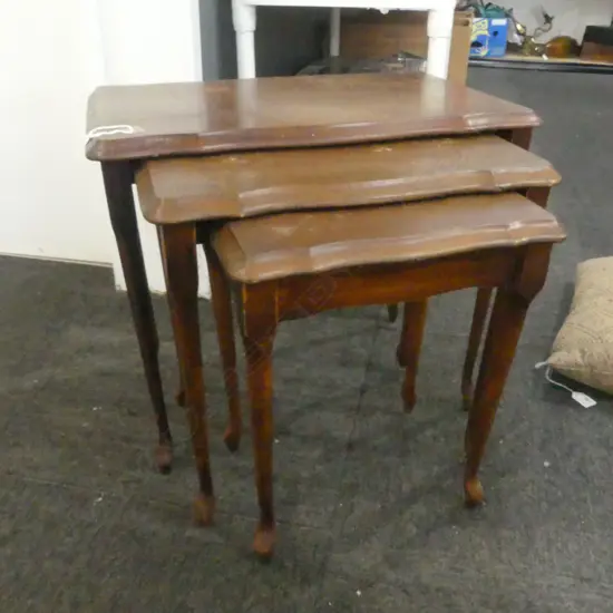 NEST OF 3 QUEEN ANNE STYLE MAHOGANY SIDE TABLES