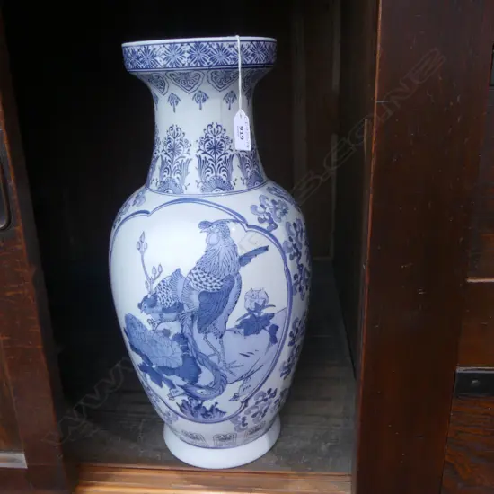 LG. B/W ORIENTAL VASE H.480mm