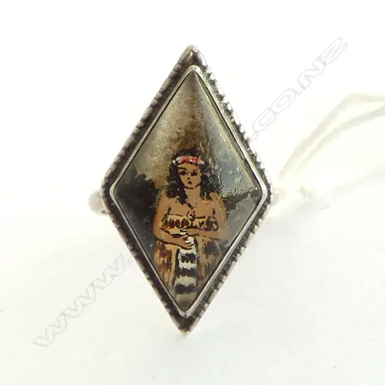 SILVER RING w HAND PAINTED MAORI WOMAN ( resin top?) SIZE L