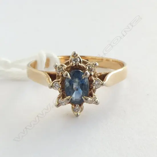 9ct SAPPHIRE & DIAMOND CLUSTER RING, 2.2gm (Sapphire has some wear) size P