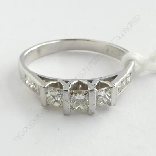 18ct WHITE/GOLD ENGAGEMENT DIAMOND RING, (DIA=0.75ct TDW) 4gm (MHJ w valuation) SIZE Q