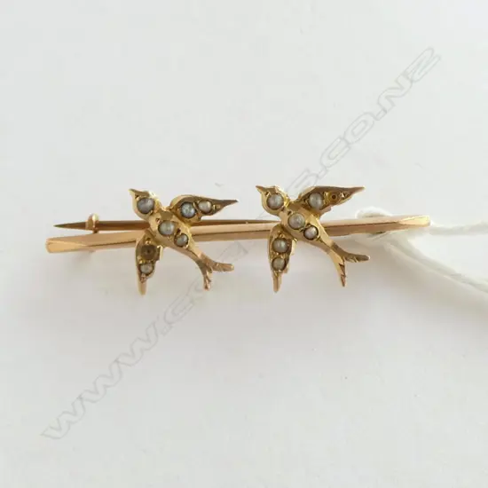 VICTORIAN SWALLOW BROOCH, 1.35gm