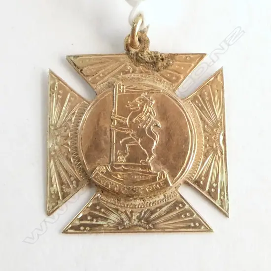 9ct ROSE GOLD MEDALLION 3.23gms Rifle Brigade 5.43gms