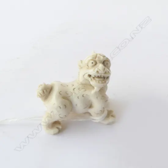 IVORY SHISHI LION DOG NETSUKE ** RTV**