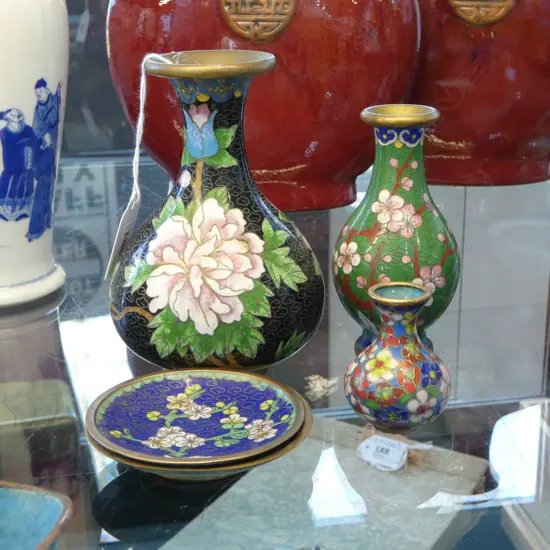 CLOISONNE VASE H.190mm on wooden stand