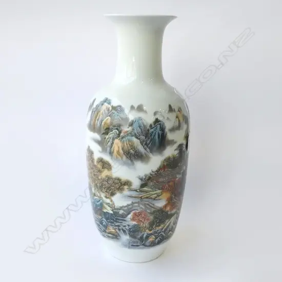 LARGE CHINESE HAND PAINTED SCENIC VASE H465MM