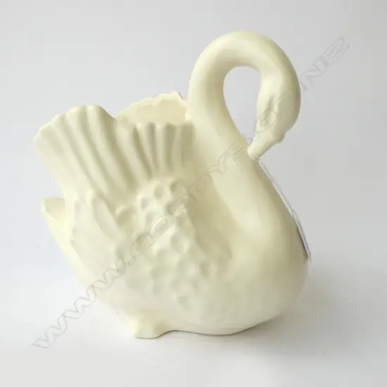 CROWN LYNN LARGE WHITE SWAN H.230mm