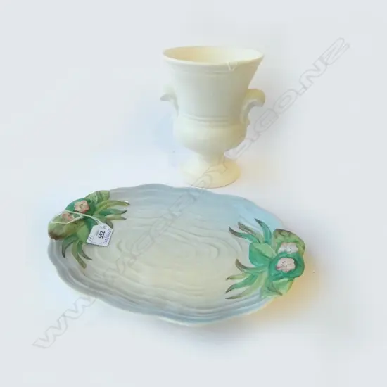 C/CLIFF LILYPOND DISH L290MM & C/LYNN WHITE VASE H180MM