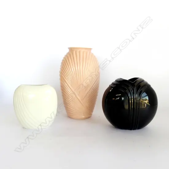 THREE VINTAGE VASES H.310mm