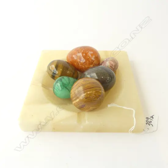 STONE ASHTRAY DIA180MM & 6 STONE EGGS MALAKITE TIGERS EYE ETC