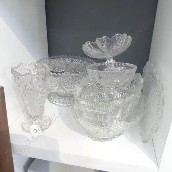 8 PCES VINTAGE PRESSED GLASSWARE; BOWLS, VASES ETC