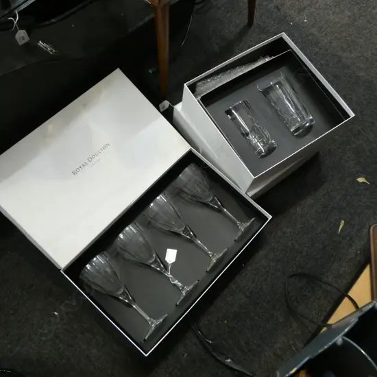 BOXED 4 R/D CRYSTAL WINE GLASSES H210MM & 2 BOXED RD WATER GLASSES H150MM