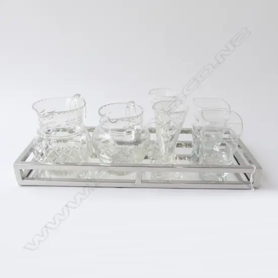 MIRRORED GALLERY TRAY L500MM WITH 2 CRYSTAL JUGS & 2 PRS CRYSTAL VASES