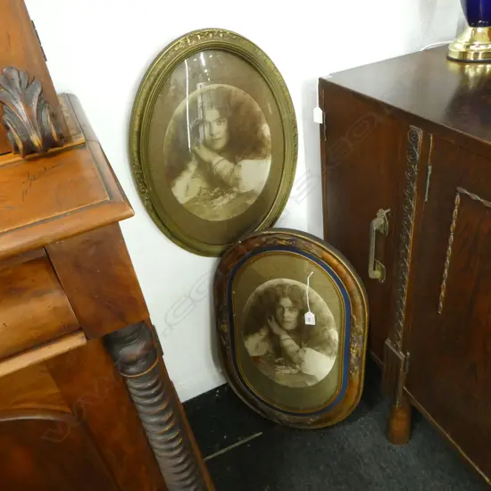 2 CONVEX PORTRAIT FRAMES - OLD BORER 610x410mm