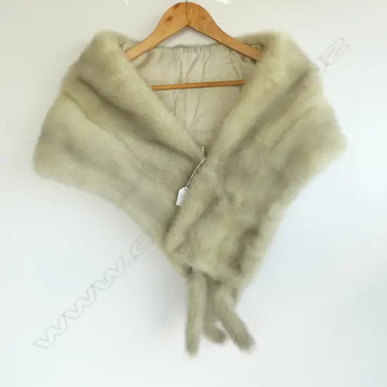 VINTAGE JAPANESE SILK LINED MINK SHAWL