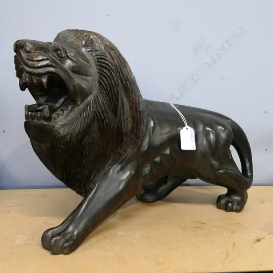 LARGE HEAVY CARVED ROSEWOOD LION FIGURE open snarling mouth H.280mm. L.380mm