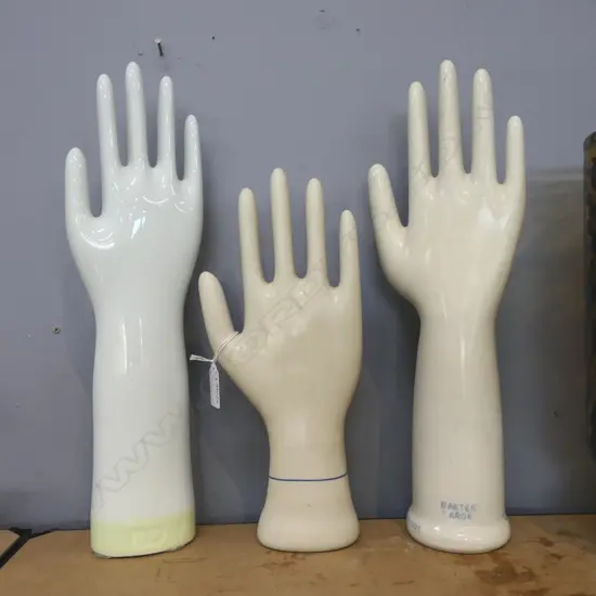 3 CERAMIC GLOVE MOULDS H.390mm