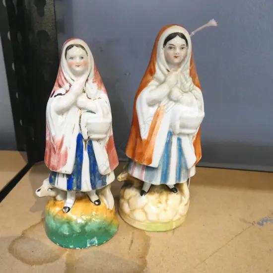 2 LITTLE RED RIDING HOOD FIGURINES H.150mm