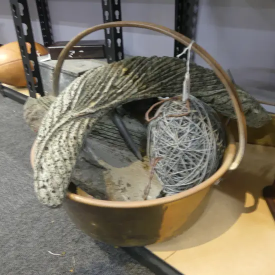 COPPER PRESERVE PAN & 4 GARDEN ORNS