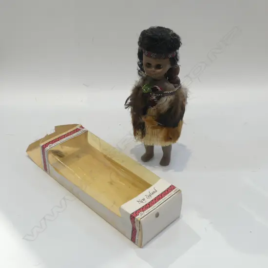 BOXED VINTAGE MAORI DOLL H.300mm C1980'S + BABY Packaging slightly faulted
