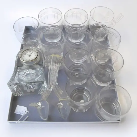 TRAY OF 11 STUART CRYSTAL TUMBLERS MIXED PATS CRYSTAL CLOCK H160MM & BIRD ORN