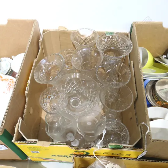 8 CRYSTAL VASES COMPORT & MIXED GLASSES