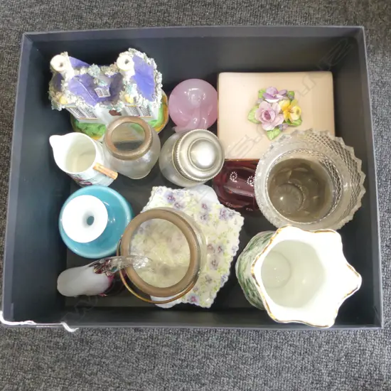 TRAY OF SMALL GLASS & CHINA COLLECTABLES STAFF MONEY BOX GEO TEA MIXING BOWL ETC