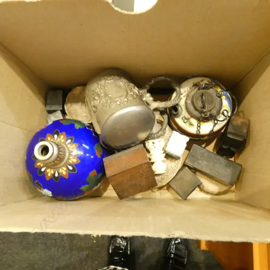 7 'R' LETTER BLOCKS, 4 MIDDLE EASTERN SEALS, ETC