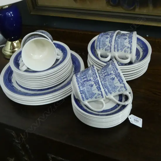 34 PCES CROWN LYNN BLUE WILLOW