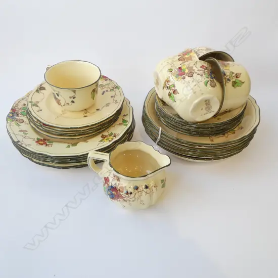 PART ROYAL DOULTON 'KEW' PATTERN TEASET