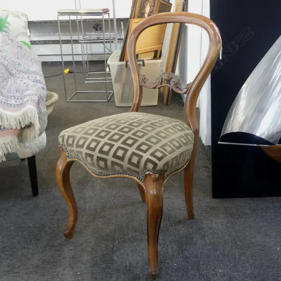 VICTORIAN BALLOON BACK CHAIR - SPLAT FAULTED