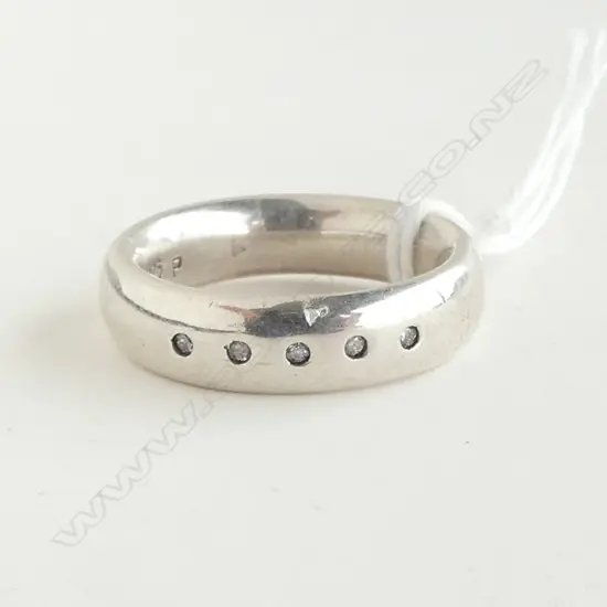 925 SILVER & 5 DIAMOND RING 8.6grms SIZE P