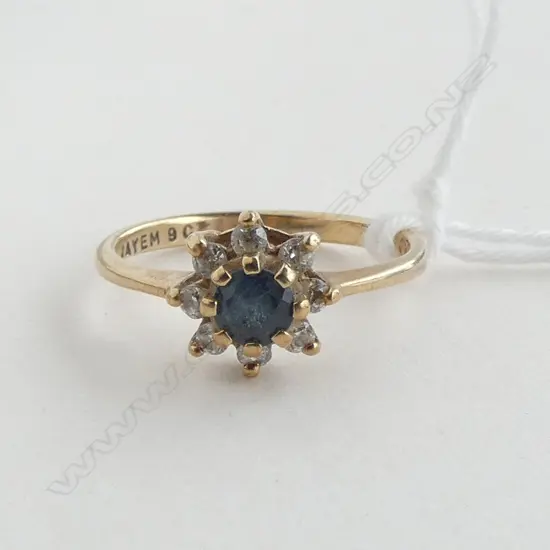 9CT GOLD BLUE & WHITE STONE RING 1.62gms SIZE K