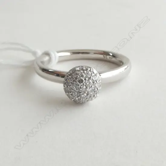 18CT WG DIAMOND CLUSTER BALL RING, 5gms .35TDW  SIZE O