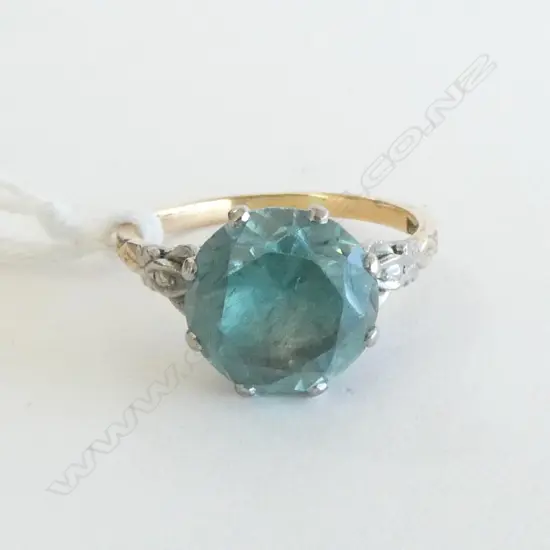 18ct GOLD BLUE STONE ESTATE RING 4.27gms SIZE N