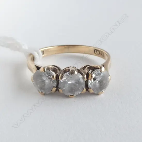 9ct YELLOW GOLD & 3 STONE WHITE CZ RING coronet mount. Stones w some abrasion 2.6gms SIZE M