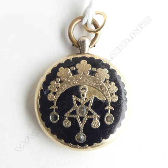 ANTIQUE GOLD AND ENAMEL LOCKET (faulted) 4.22gms
